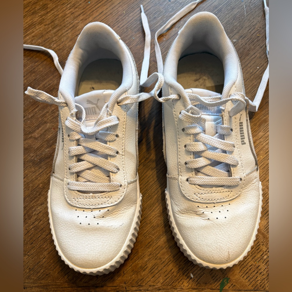 Puma Classic White Lace-Up leather Carina women's casual sneakers Size 6.0